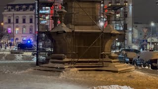 Snowy Winter Nights in the City | Calm Streets, Soft Lights & Falling Snow screenshot 4