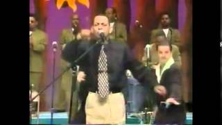 Watch Tono Rosario Seguire video