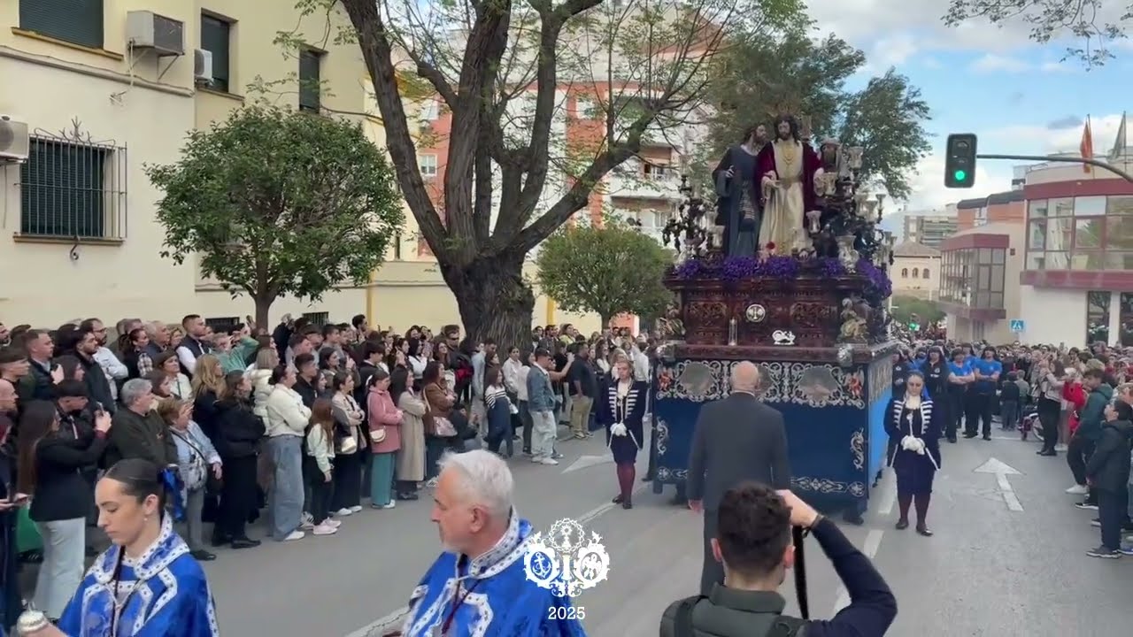 Santísimo Cristo del Amor llegando al cuartel de la Guardia Civil
