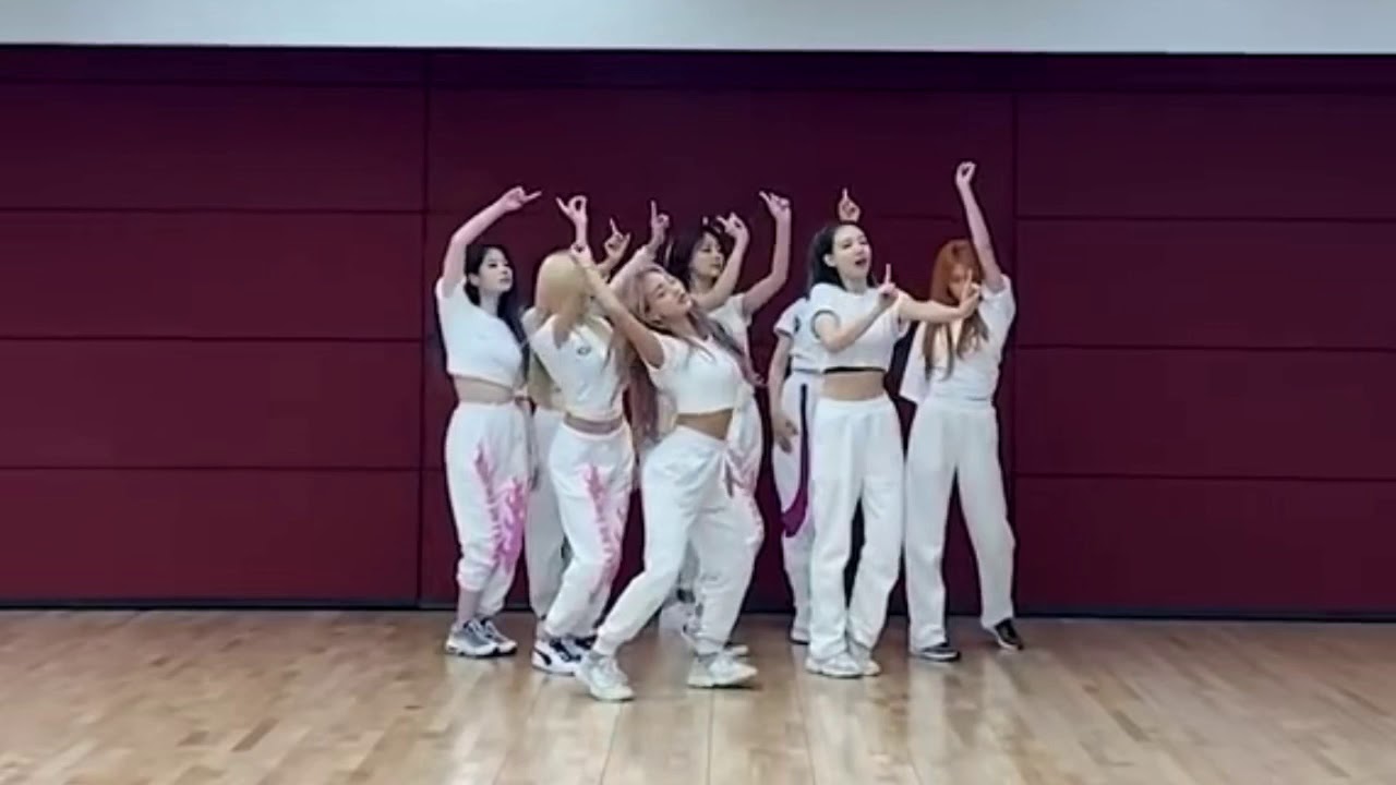 TWICE - MORE & MORE Dance Practice (mirrored+ zoomed) - YouTube