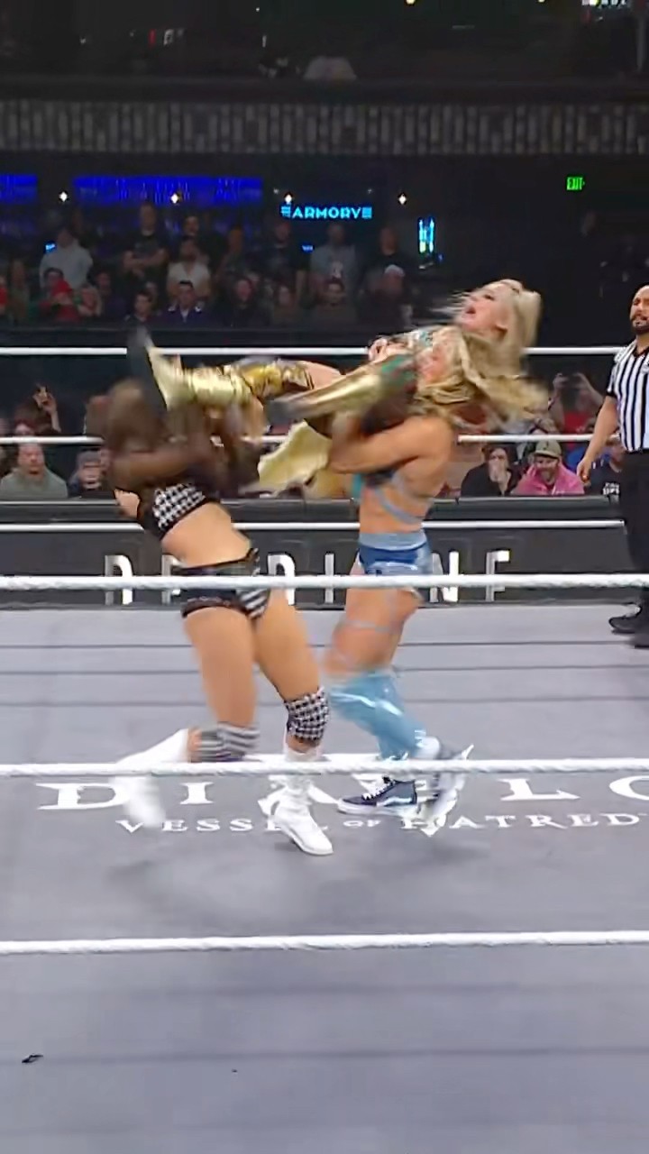 Sol Ruca is wasting no time! ?‍♀️ #WWEDeadline
