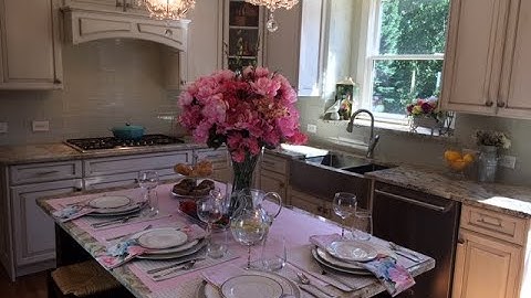 Breakfast Table Decor Ideas