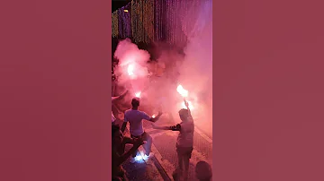 الشماريخ كانت هتولع في الفرح كمية شمارخ مش طبيعية 