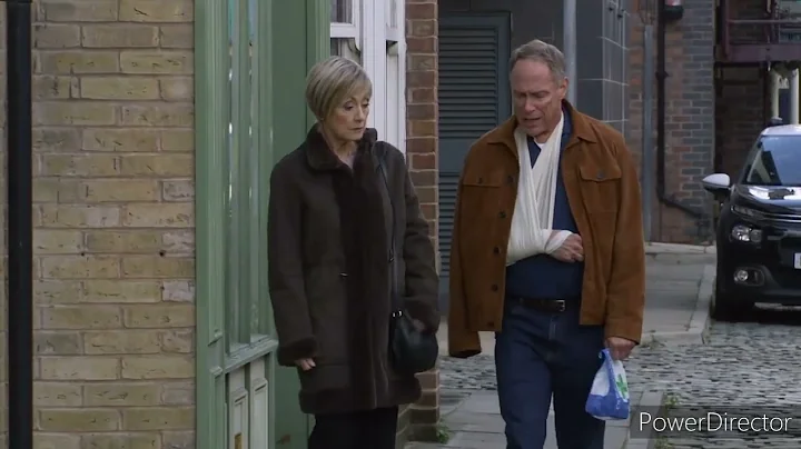 Coronation Street - Tim Spies On Elaine and Stephe...