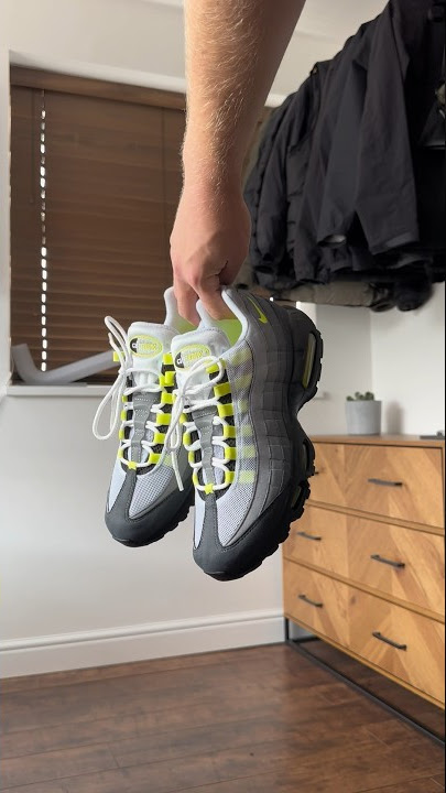 AIR MAX 95 NEON OUTFIT 😳 #sneaker #nikeairmax #sneakerhead #fashion #airmax95 #arcteryx #andwander