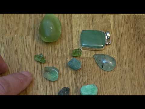 حجر كريم أخضر ، كيف اتاكد من نوعه، هل الحجر كريم ام انه شبه كريم