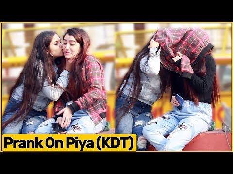 mai-lesbian-hu-prank-with-piya-(kudiyon-da-tashan)-|-the-prank-express