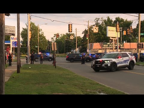 Detroit officer, suspect dead after shooting