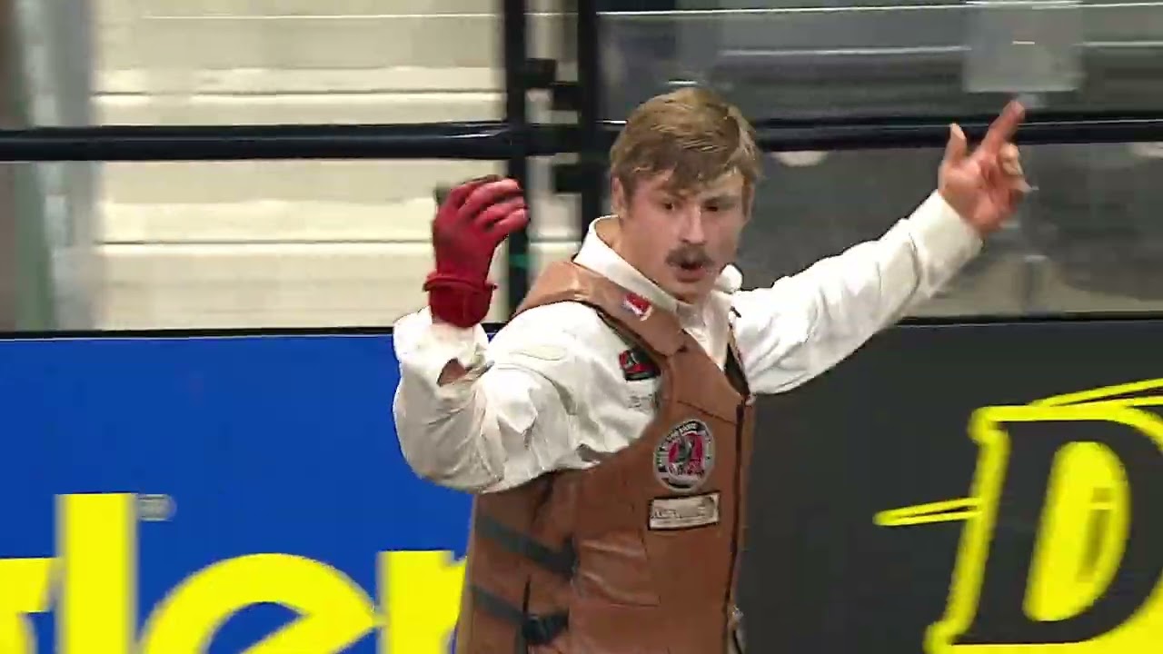 Jake Gardner rides Broken Pearl for 87 points (PBR)