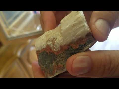 Video: Welche Art von Mineral ist Calcit?