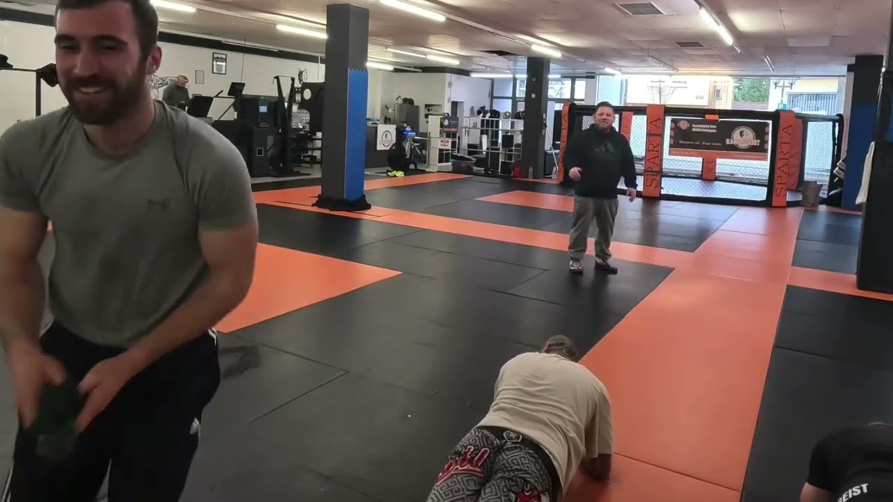 Fremdes Territorium betreten…die Ringermatte…veganes Poweressen….die Menschen Maßt..