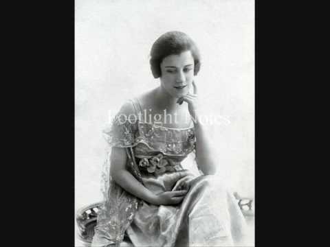 Beatrice Lillie sings 'Where the Black-Eyed Susans...