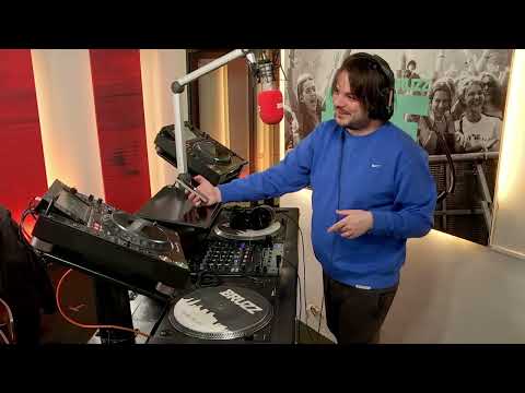 Tonton Lowup Radio Show on BruzzICE 2024 11 19 di YouTube