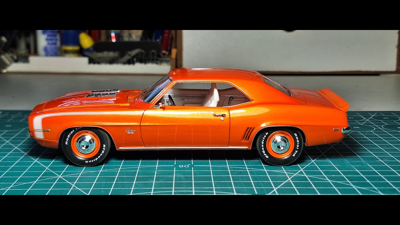Revell Maqueta 69 Camaro SS 396 | Coche De Pony Car Chevrolet A Escala | Motor V8 De 6.5L | Piezas Cromadas | Nivel De Dificultad Medio