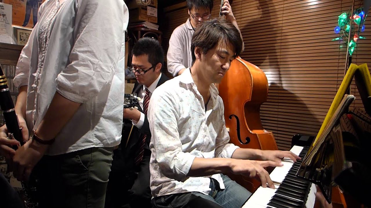 In The Shade Of The Old Apple Tree - New Orleans Stompers