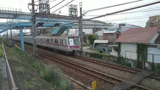 東武スカイツリーライン堀切駅通過する東京メトロ8000系