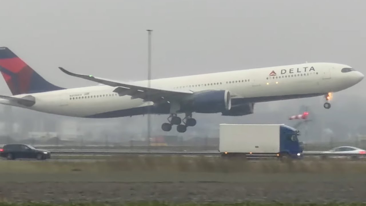 AIRBUS A330 DELTA AIR LINES FROM SEATTLE TO AMSTERDAM LANDING SCHIPHOL AIRPORT N406DX 