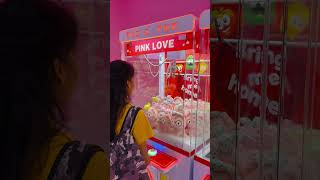 අනේ එයා බලන්නකෝ.subscribe trending viral viralvideo claw clawmachine shorts clawmachineshort