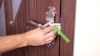 how to open a door with a credit card