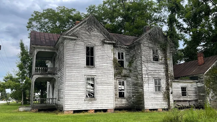 Beautiful Abandoned Langston House in North Caroli...
