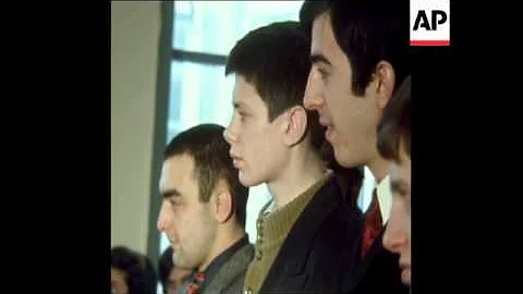 SYND 2-3-72 TIMOTHY DAVEY IN COURT TO RECEIVE SENT...