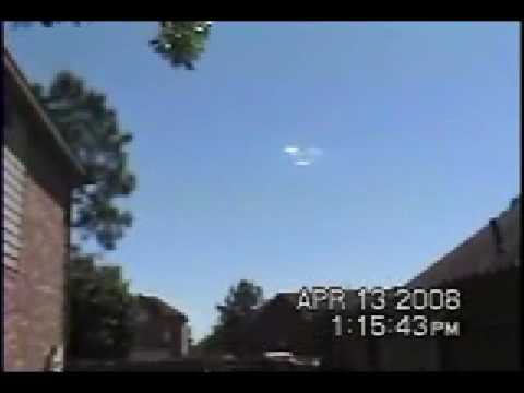 UFO Makes Clouds To Hide AMAZING must see!!