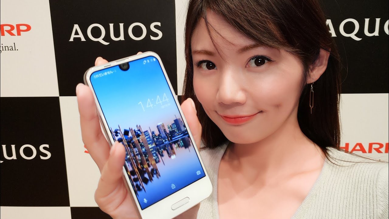 AQUOS R Compact】プレミアムコンパクトスマホ「AQUOS R Compact」に