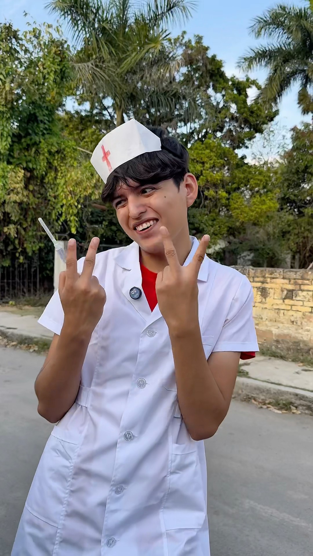 PERDONENME A TODOS PERO NO ACECTO LA VACUNA ?