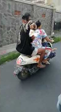pagi pagi sudah di culik tante sama bocil 🤣