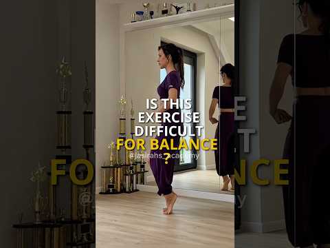 Short clip from Jasirah’s tutorial on Patreon - Balance Workout 💪🏻 #bellydance #profesionaldancer