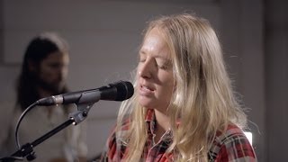 Смотреть клип Lissie - Sleepwalking