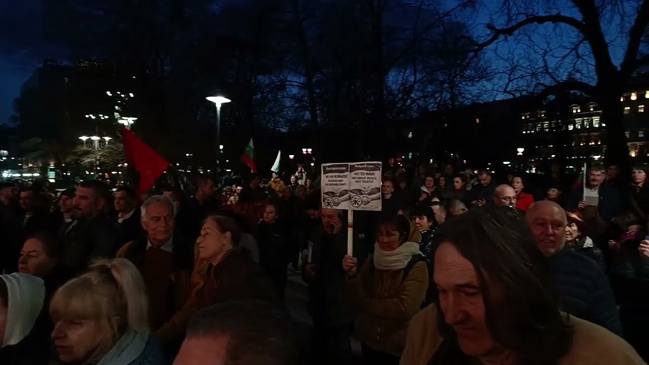 Кузман Илиев на протест Кажи Не на Войната! пред Министерството на отбраната в гр.София. Да на Мира!
