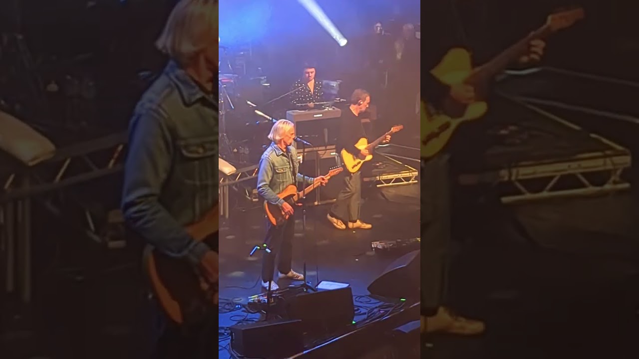 Paul Weller Dunfermline, crowd and finale My Ever Changing Moods & Town Called Malice