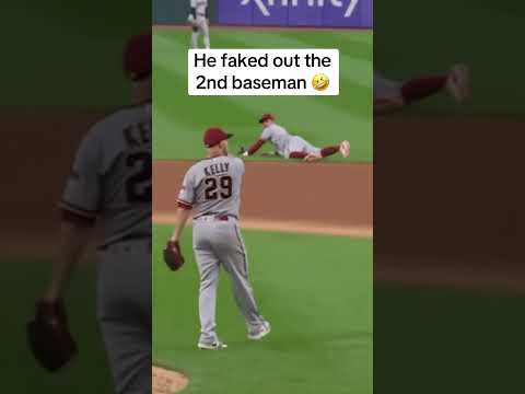 Catch was so good he had the 2nd baseman on the ground ready to make the play 😅