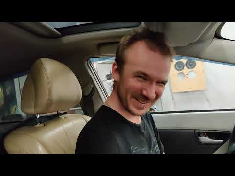 Video: Hoe maak u die gastenk op 'n Prius oop?