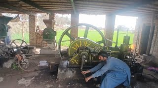 Amzing strat up 22Hp Old Black Diesel Engine