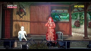 SEREM !!!...    ADA TUYUL IKUTAN JOGED DI PANGGUNG