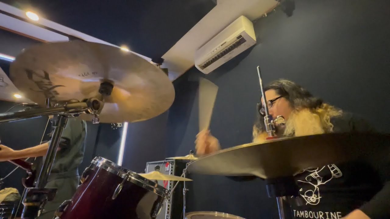 ゴイステのコピバンを楽しむタンバリン奏者 GOING STEADY ゴーイング