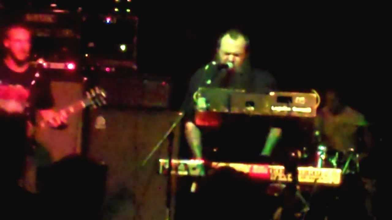 Guarda Pre-2015 Live Performance (Documentation) su YouTube Guarda Pre-2015 Live Performance (Documentation) su YouTube