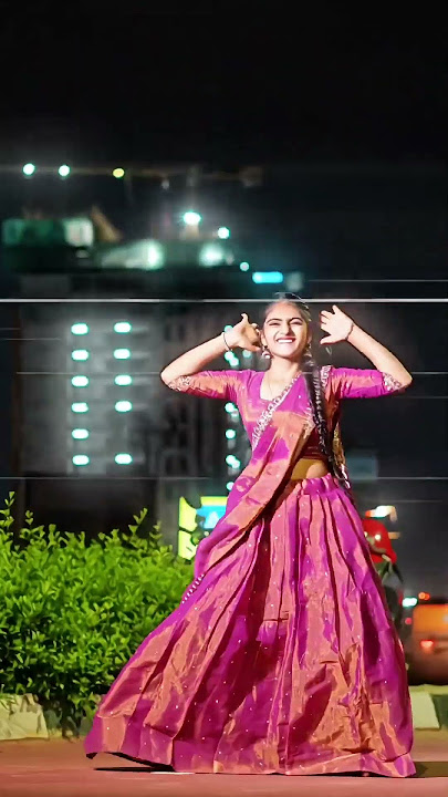 Kallaku Gajjalu Kattinadana😍💃 Folk Song #shrots #viral #folksong #trending #subscribe #