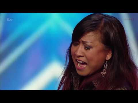 Ibu dan Anak dari Indonesia di British Got Talent 2016 bikin MERINDING dengernya !!!!