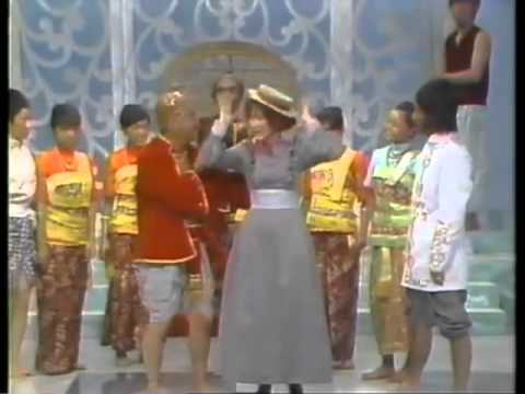 キャンディーズ　１９７４年新春スターかくし芸大会より「王様とたわし」