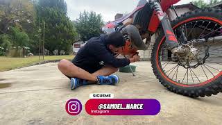 Como cambiar el aceite a una moto de ENDURO 2 tiempos.