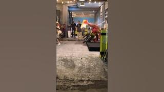 Totalitas emak gila! Jatuh sampe cedera😱 #motovlog #emakgila #viral