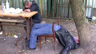 Отравление метиловым спиртом видео Какой можно пить спирт этиловый или метиловый