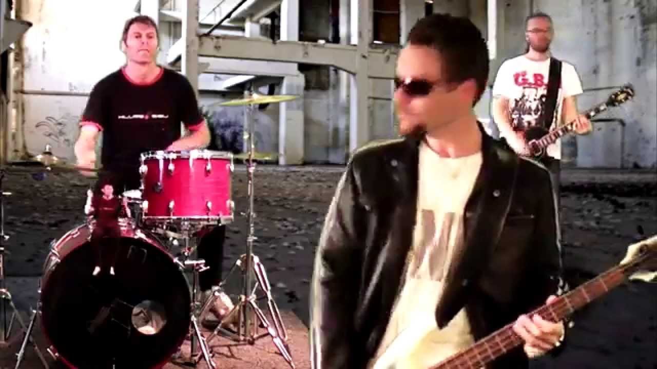 Selfish - Laugh in my face [Official Music Video]