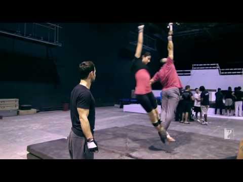 Aamir Khan & Katrina Kaif Turn Acrobats[Türkçe Altyazılı]