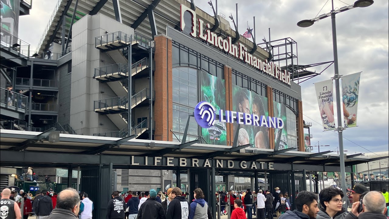WrestleMania Weekend Day 3 Walking into Lincoln Financial Field for