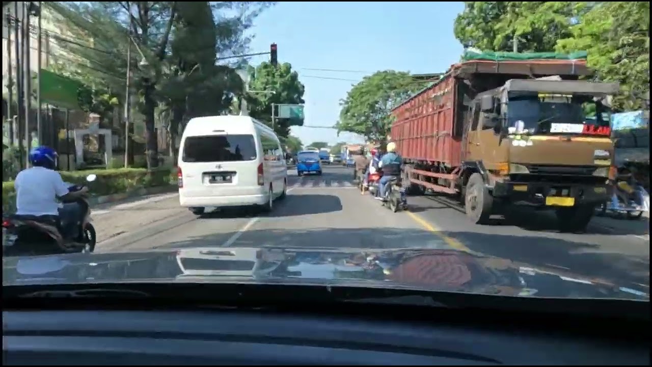 Perjalanan ke Banyuwangi dari Surabaya Via Bondowoso dan Ijen Dengan Almaz