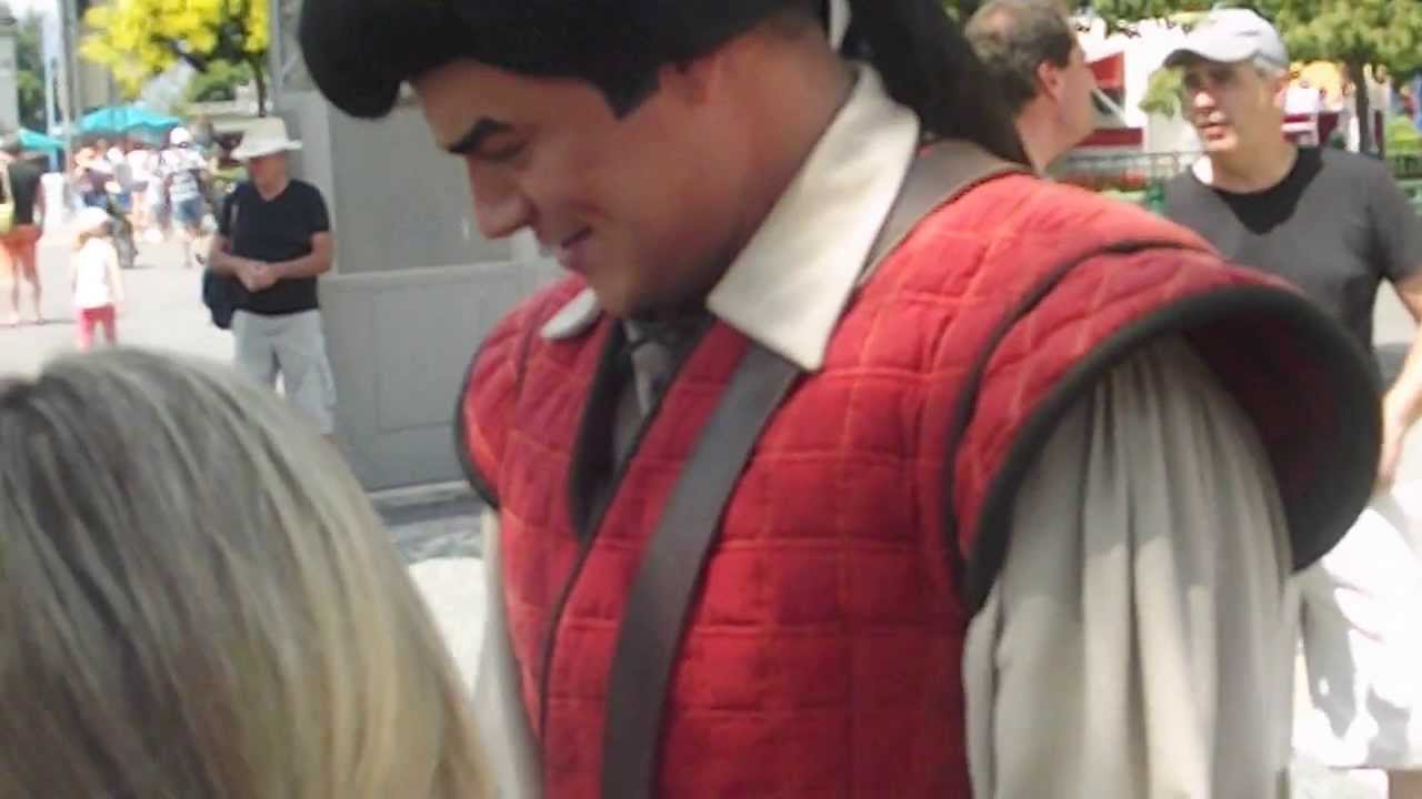 Disneyland Paris Gaston Set SNC 22/07/13